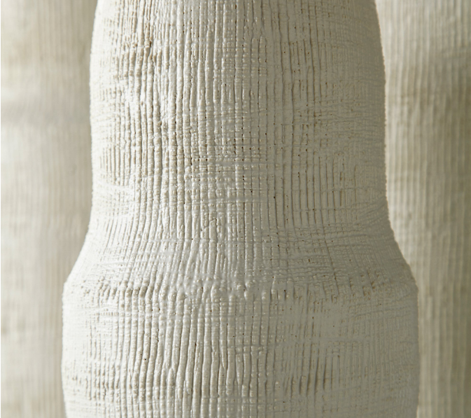 Leela Vase-M